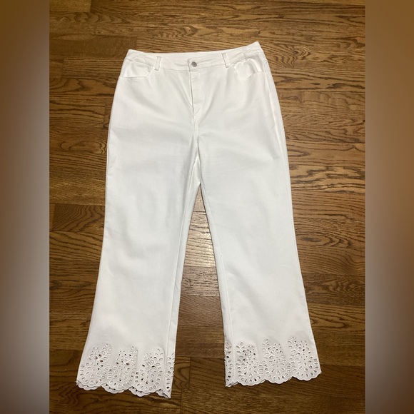 BiBi Pants - Bibi white cotton stretch eyelet hem ankle pants Size XL